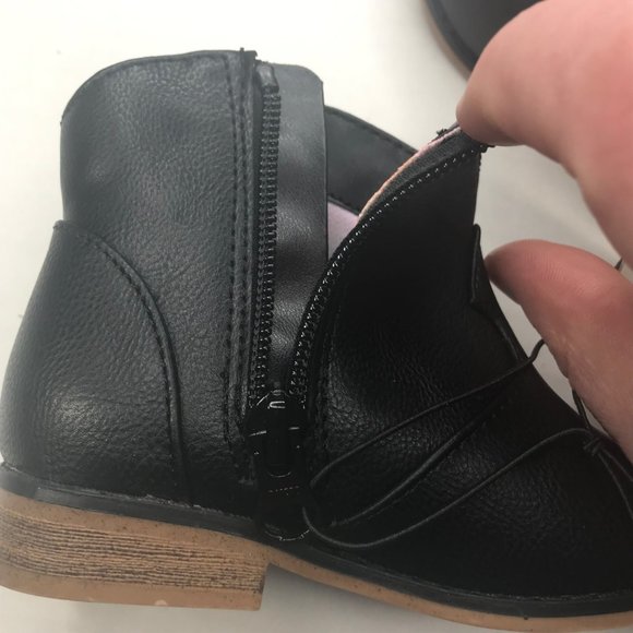 Cat And Jack Boy's Size 7 Black Tiffy Boots New With Tags - Picture 5 of 13
